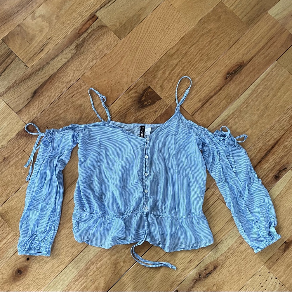 H&M Divided Off-the-Should Blue White Top Size 4 (XS/S)